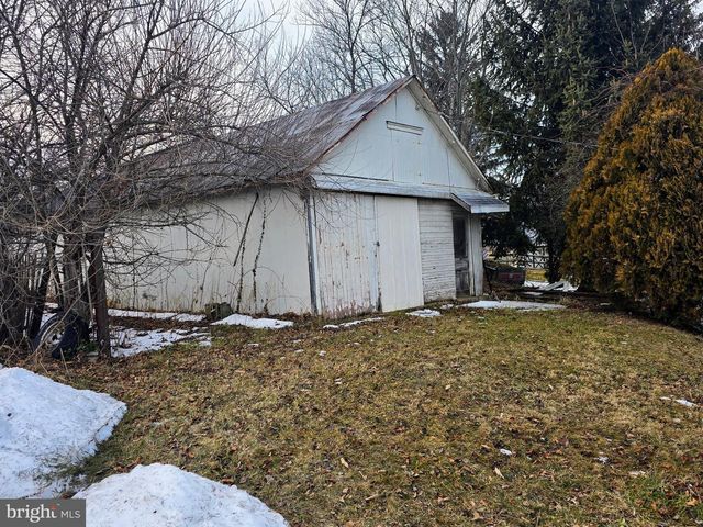 106 N HIGH ST, Biglerville, PA 17307