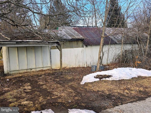 106 N HIGH ST, Biglerville, PA 17307