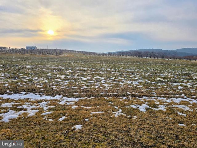 106 N HIGH ST, Biglerville, PA 17307