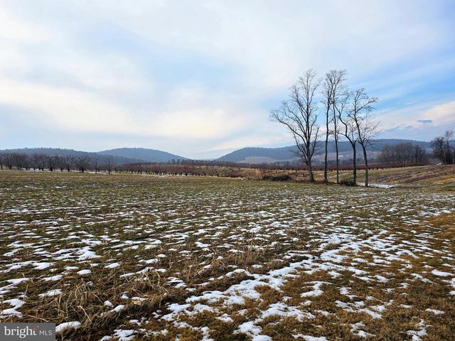 106 N HIGH ST, Biglerville, PA 17307