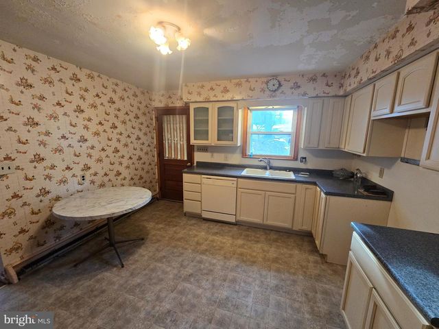 106 N HIGH ST, Biglerville, PA 17307