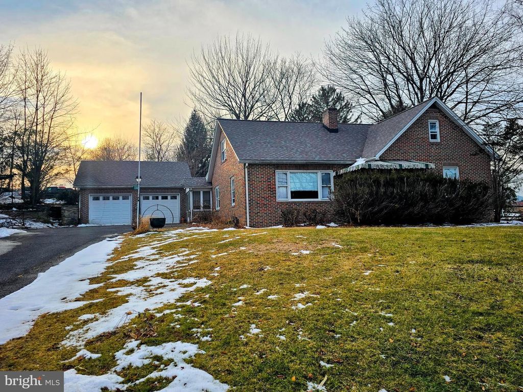 106 N HIGH ST, Biglerville, PA 17307