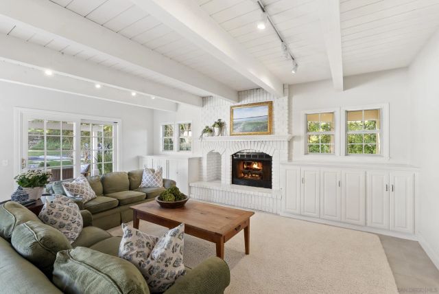 17307 Calle Mayor, Rancho Santa Fe, CA 92067