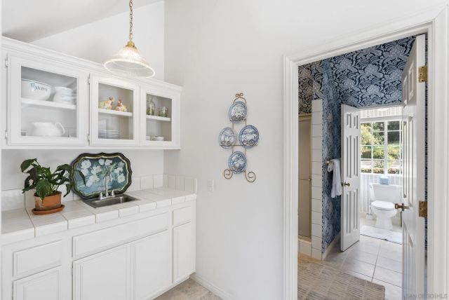 17307 Calle Mayor, Rancho Santa Fe, CA 92067