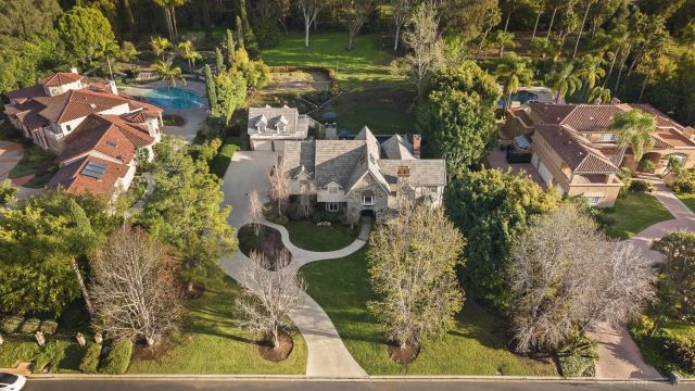 17307 Calle Mayor, Rancho Santa Fe, CA 92067