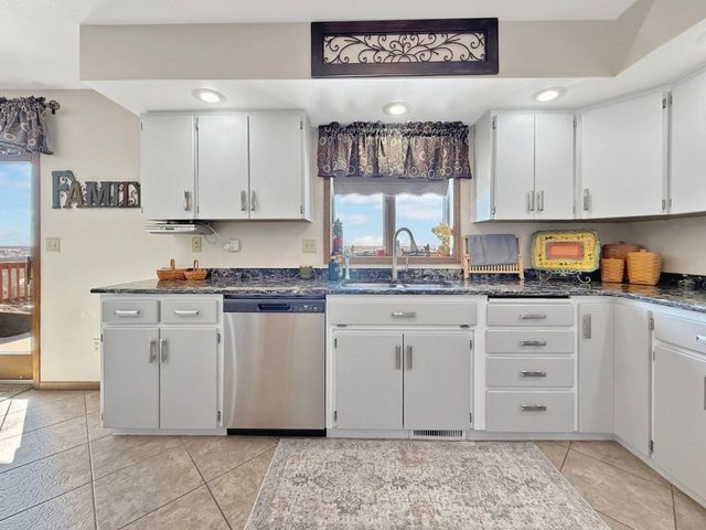 1425 18th Ave. NW, Minot, ND 58703