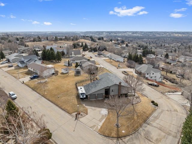 1425 18th Ave. NW, Minot, ND 58703