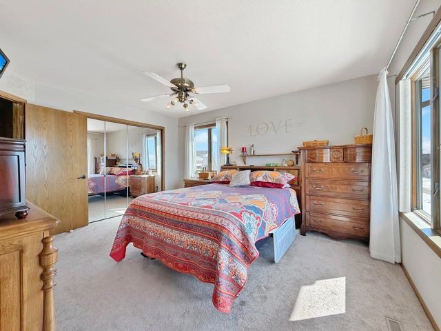 1425 18th Ave. NW, Minot, ND 58703