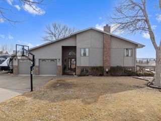 1425 18th Ave. NW, Minot, ND 58703