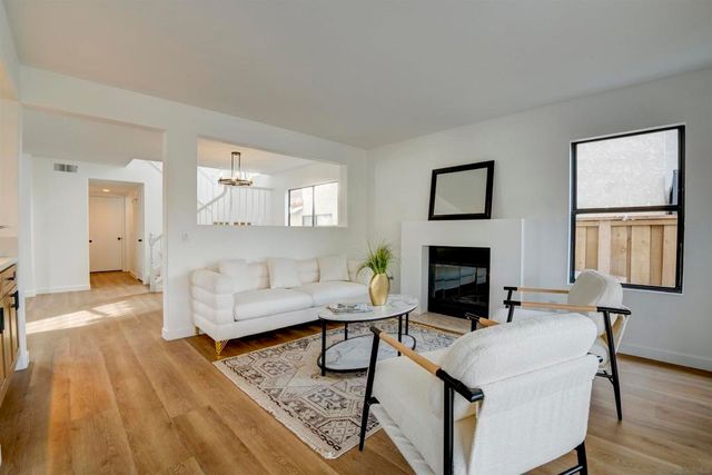 10242 Keoki St, San Diego, CA 92126