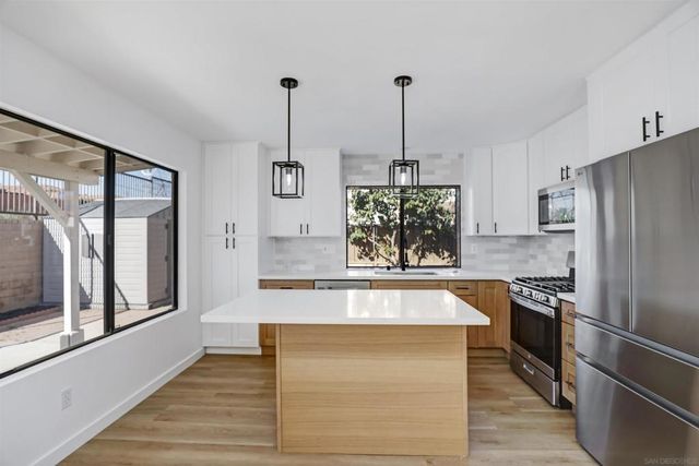 10242 Keoki St, San Diego, CA 92126