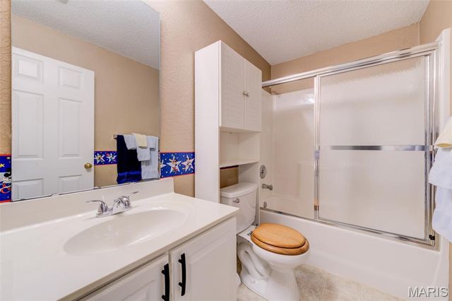 1578 Lienemann Drive, St Charles, MO 63303