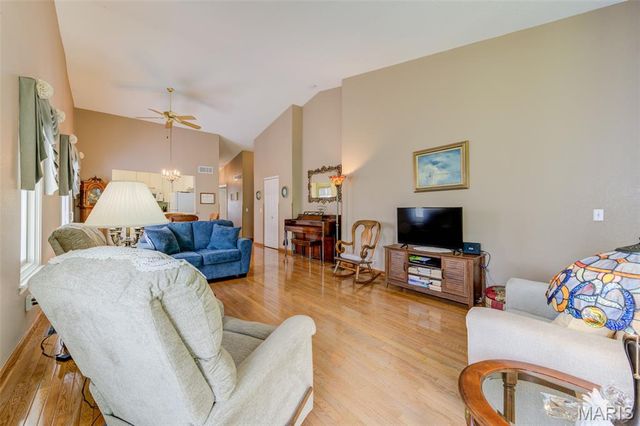 1578 Lienemann Drive, St Charles, MO 63303