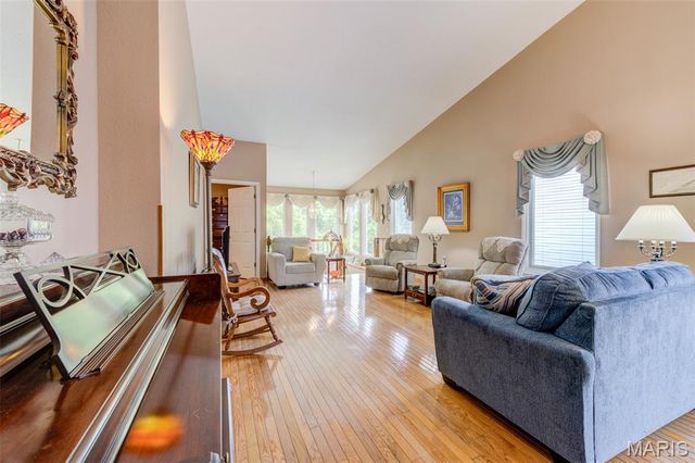 1578 Lienemann Drive, St Charles, MO 63303