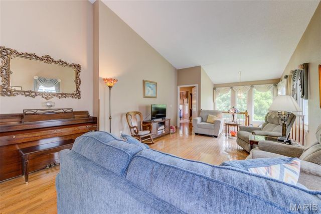 1578 Lienemann Drive, St Charles, MO 63303