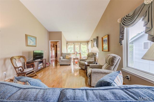 1578 Lienemann Drive, St Charles, MO 63303