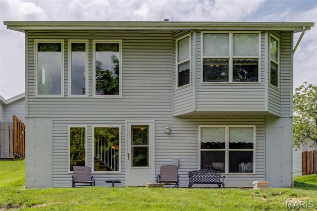 1578 Lienemann Drive, St Charles, MO 63303