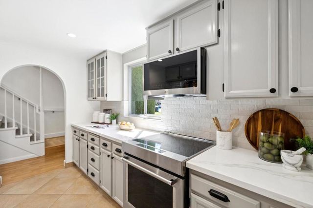 718 Vera Avenue, Redwood City, CA 94061