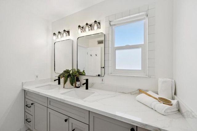 718 Vera Avenue, Redwood City, CA 94061