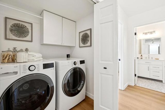 718 Vera Avenue, Redwood City, CA 94061