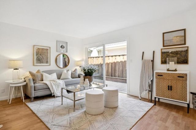 718 Vera Avenue, Redwood City, CA 94061