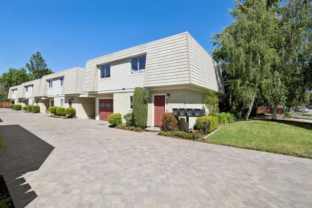 718 Vera Avenue, Redwood City, CA 94061