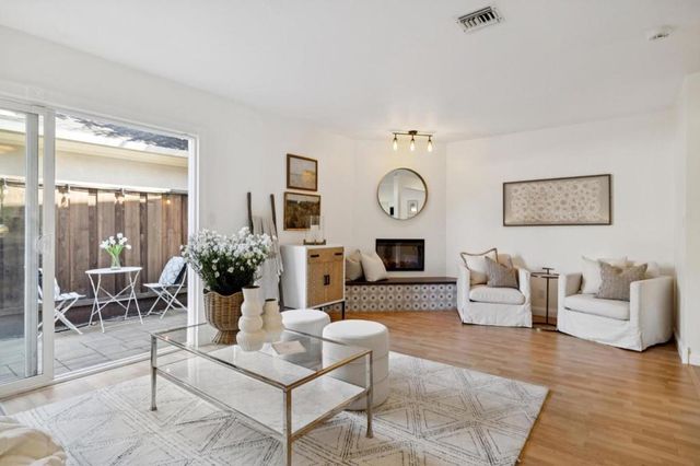 718 Vera Avenue, Redwood City, CA 94061