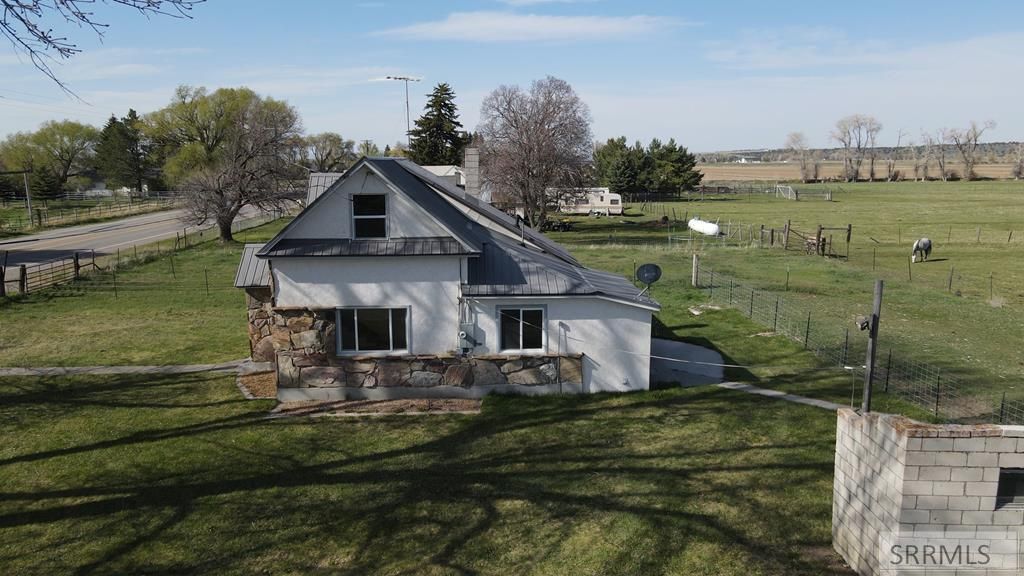 Image 11 of property listing at 6850 S 2000 W, Rexburg, ID 83440
