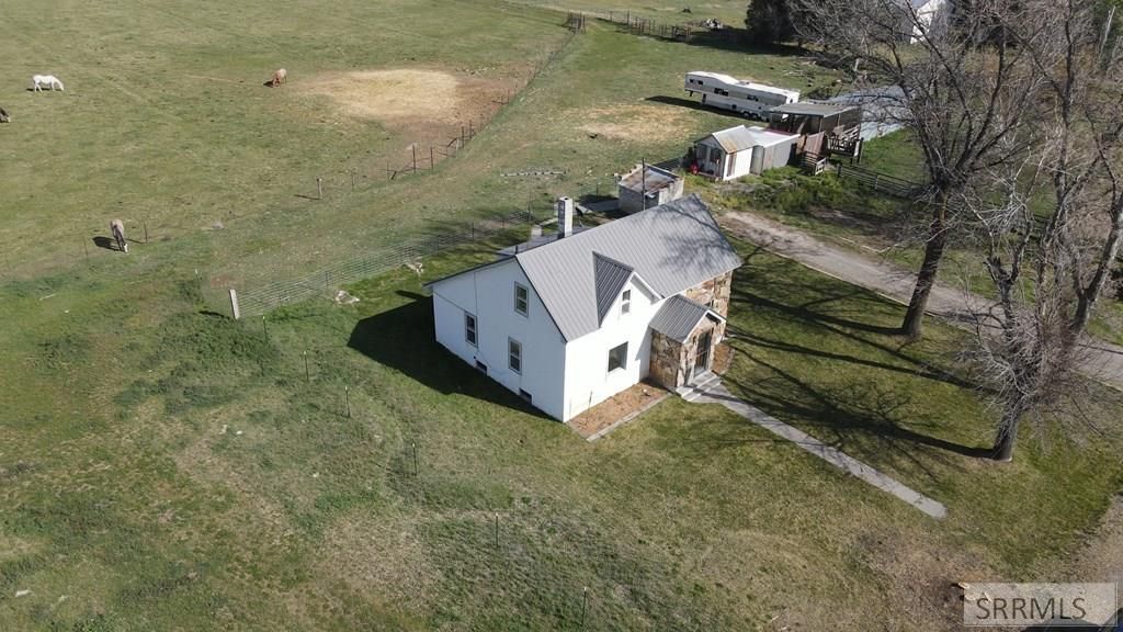 Image 3 of property listing at 6850 S 2000 W, Rexburg, ID 83440