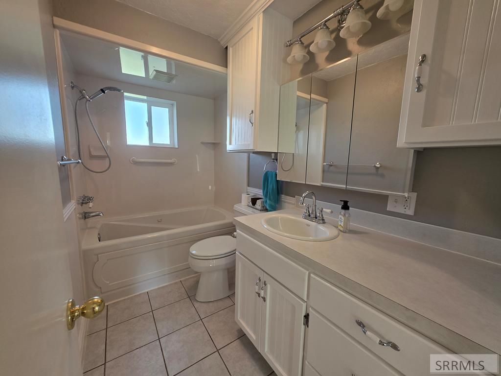 Image 32 of property listing at 6850 S 2000 W, Rexburg, ID 83440