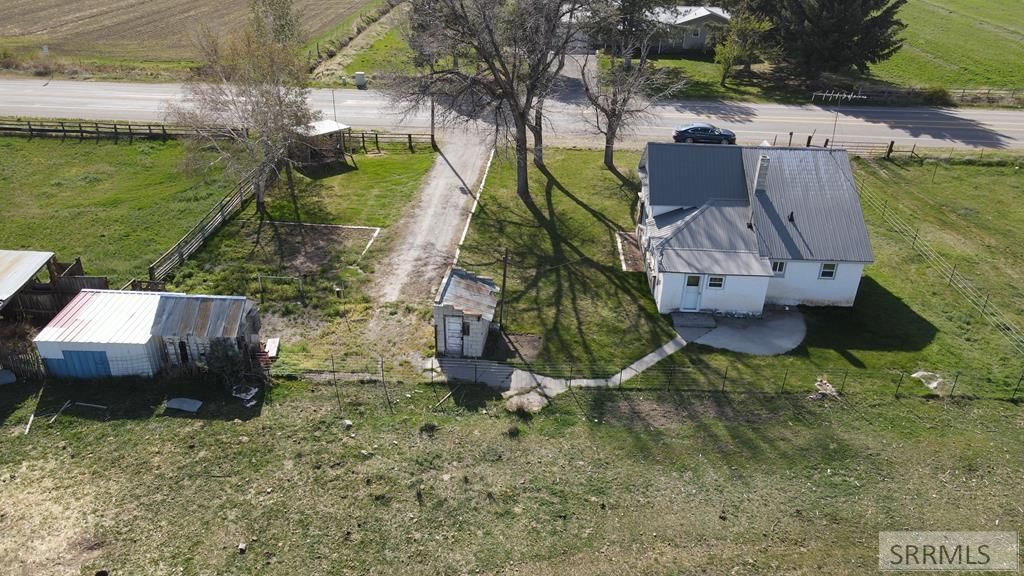 Image 5 of property listing at 6850 S 2000 W, Rexburg, ID 83440