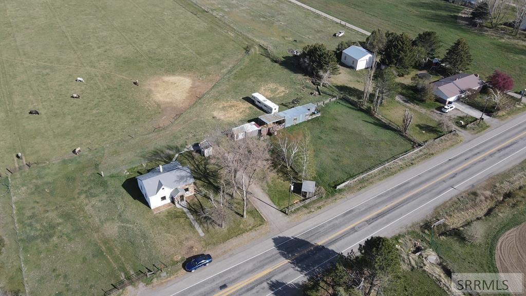 Image 8 of property listing at 6850 S 2000 W, Rexburg, ID 83440