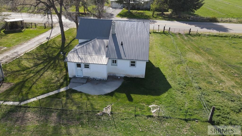 Image 9 of property listing at 6850 S 2000 W, Rexburg, ID 83440