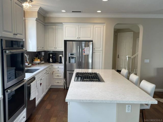 646 Sandside Ct., Carlsbad, CA 92011