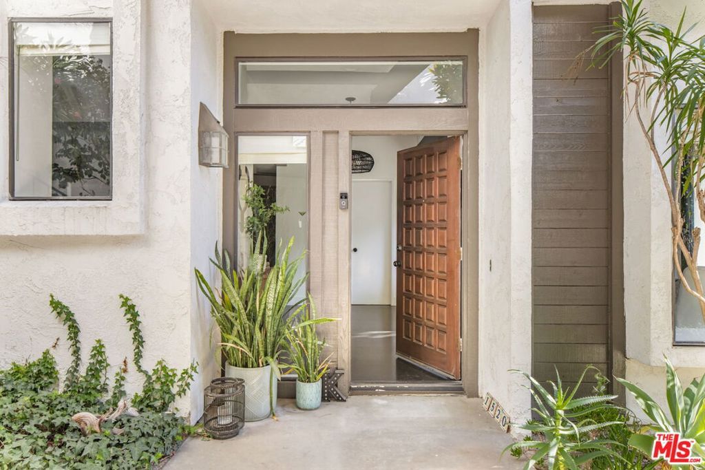 Image 1 of property listing at 1520 Michael Lane, Pacific Palisades, CA 90272
