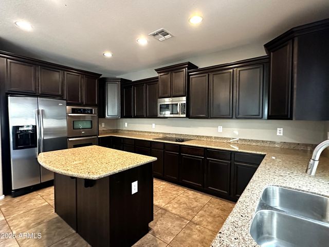 11053 E ROSELLE Avenue, Mesa, AZ 85212