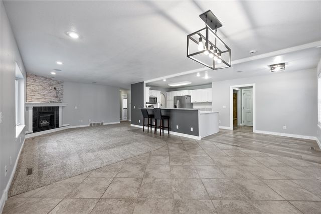 1206 Winchester Circle NE, Swisher, IA 52338