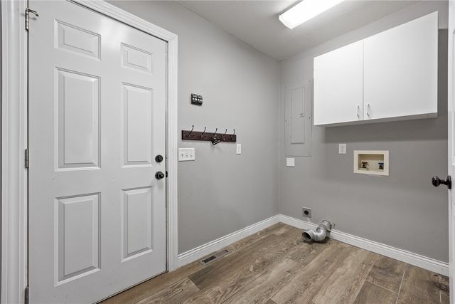 1206 Winchester Circle NE, Swisher, IA 52338