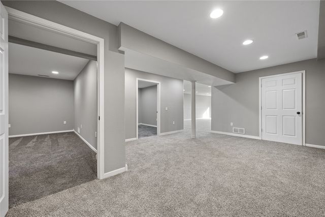 1206 Winchester Circle NE, Swisher, IA 52338