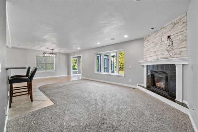 1206 Winchester Circle NE, Swisher, IA 52338