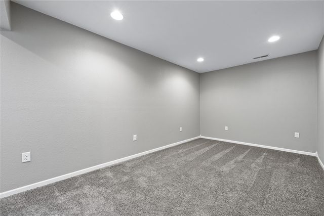 1206 Winchester Circle NE, Swisher, IA 52338