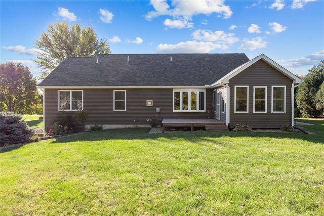 1206 Winchester Circle NE, Swisher, IA 52338