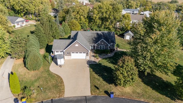 1206 Winchester Circle NE, Swisher, IA 52338