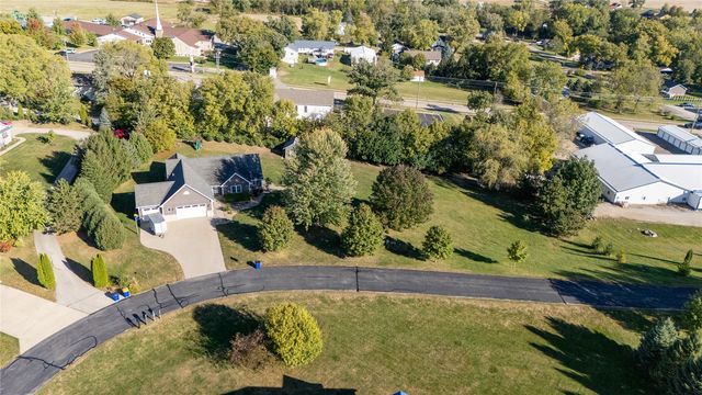 1206 Winchester Circle NE, Swisher, IA 52338