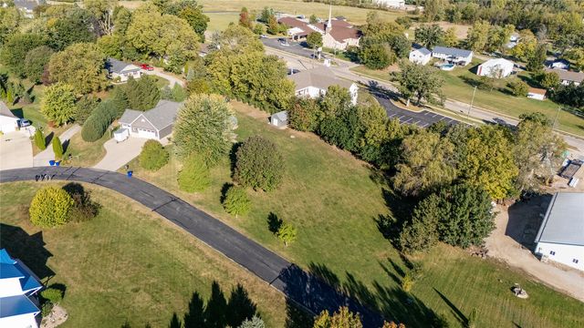 1206 Winchester Circle NE, Swisher, IA 52338