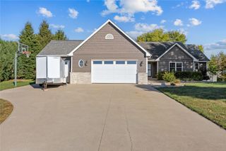 1206 Winchester Circle NE, Swisher, IA 52338