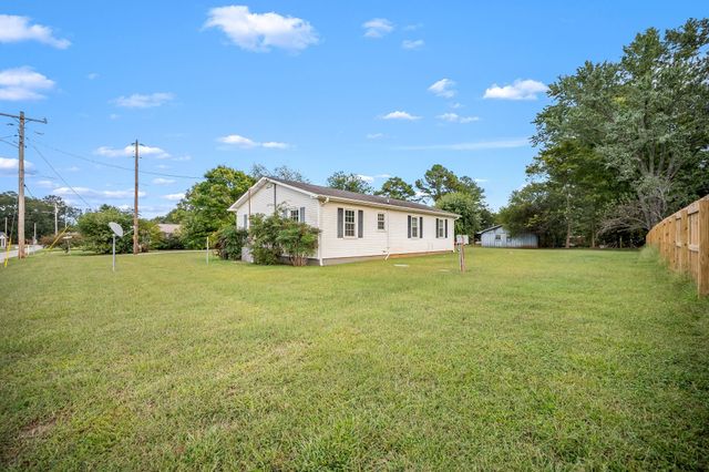 100 Stovall Dr, Huntland, TN 37345