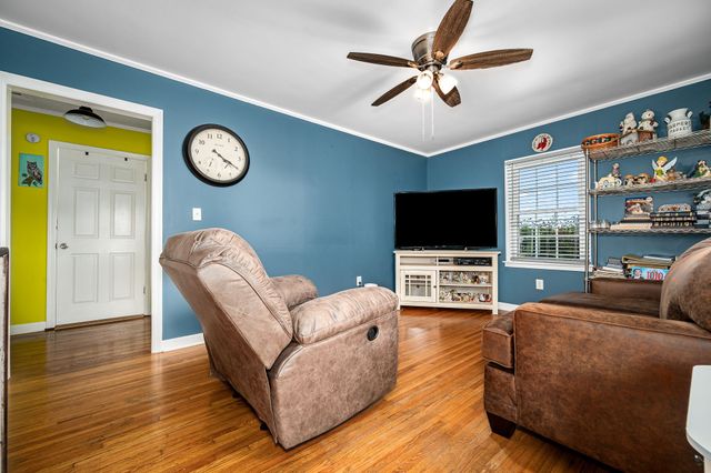 100 Stovall Dr, Huntland, TN 37345