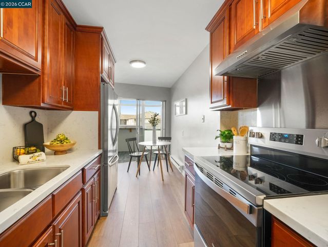 2137 Otis Dr 111, Alameda, CA 94501