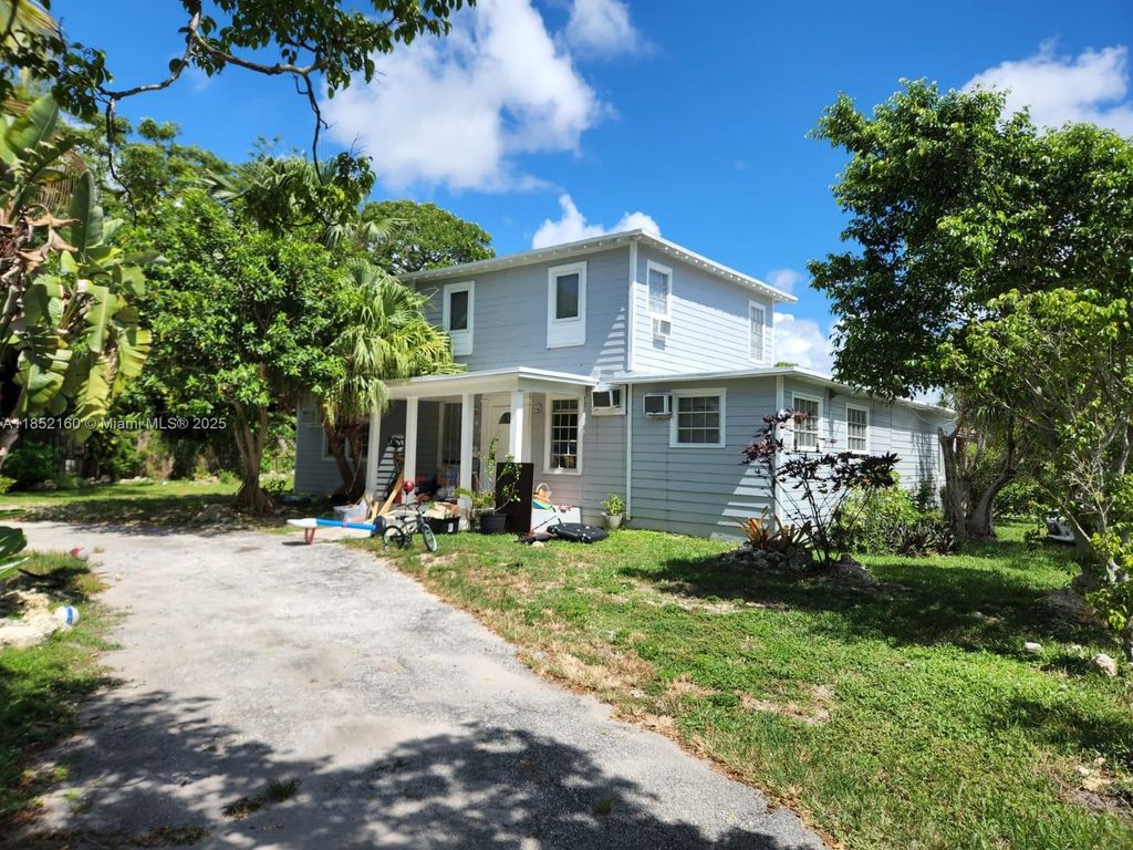297 NE 108th St, Miami, FL 33161